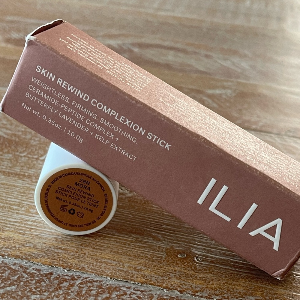 ILIA Skin Remind Blurring Stick - Picture 8 of 12